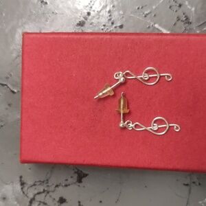 Music note dangle earrings